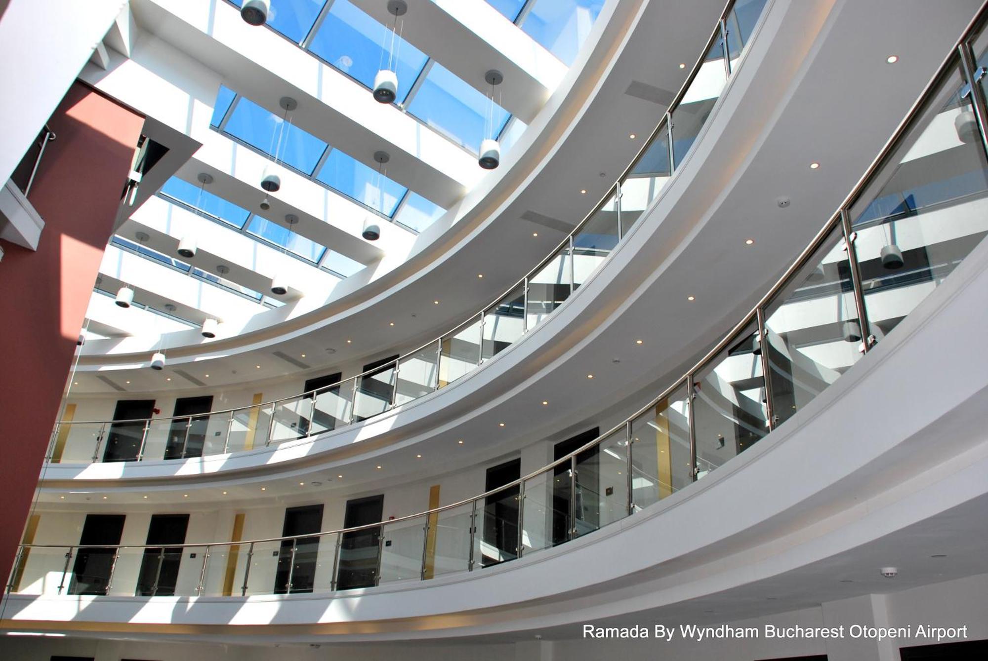 Ramada By Wyndham Bucharest Otopeni Airport Exterior foto